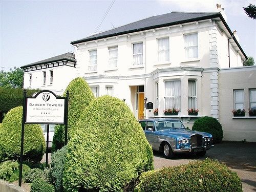 Badger Towers Bed & Breakfast Cheltenham Exterior photo